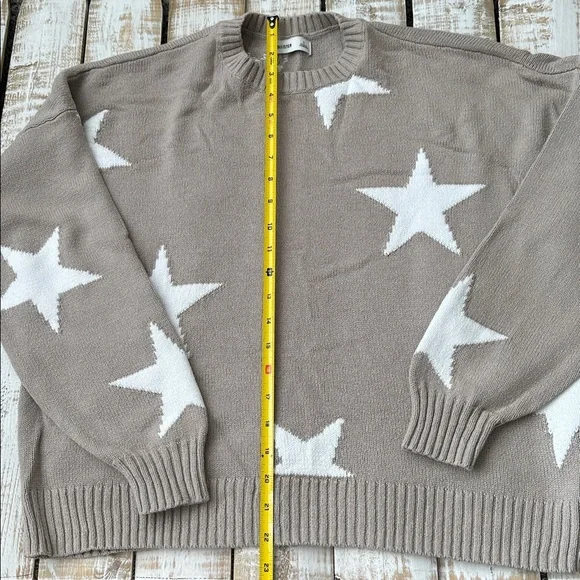 Hollister Sweater Size S Star Print - Picture 3 of 6